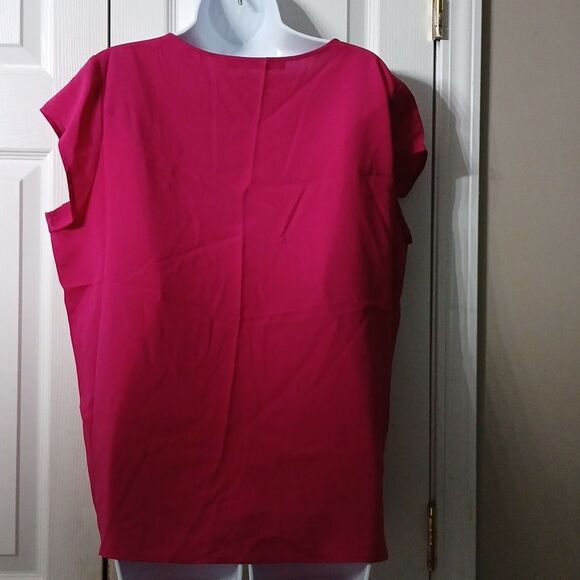 Ivanka Trump magenta v-neck cap sleeve sheer blouse Sz L NWOT - Picture 4 of 5